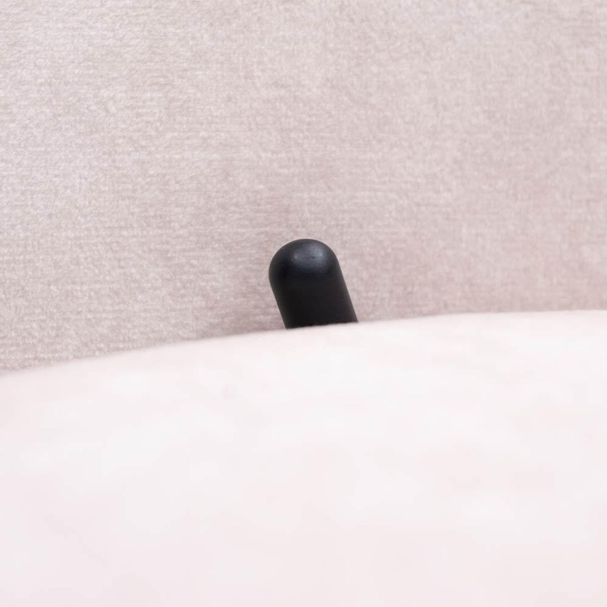 Bolt Recliner med integrert fothviler | Adore velur